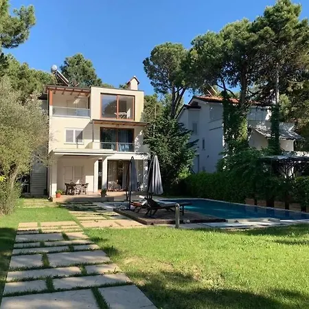 빌라 Beachfront With Private Pool By Monika Experiences *