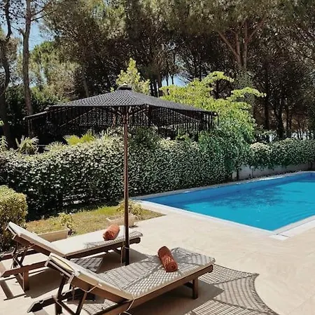 Beachfront With Private Pool By Monika Experiences 빌라 *