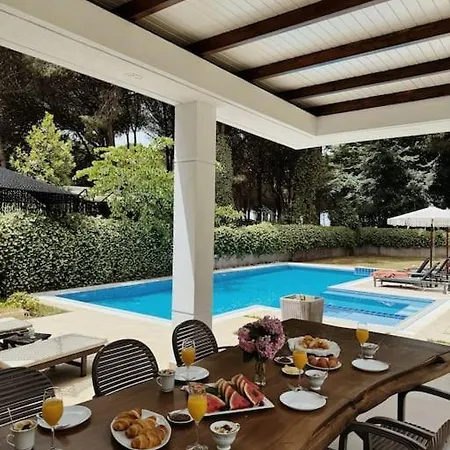 Beachfront With Private Pool By Monika Experiences 빌라