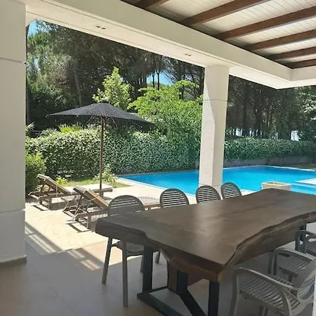 빌라 Beachfront With Private Pool By Monika Experiences *