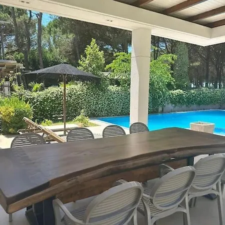ヴィラ Beachfront With Private Pool By Monika Experiences