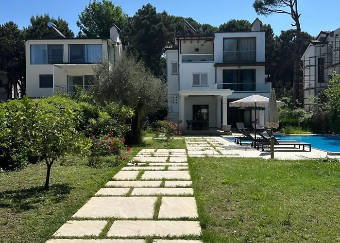 Beachfront With Private Pool By Monika Experiences Villa Golem (Tirana)