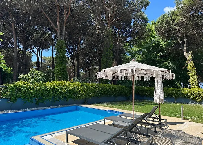 Beachfront With Private Pool By Monika Experiences Golem (Tirana)